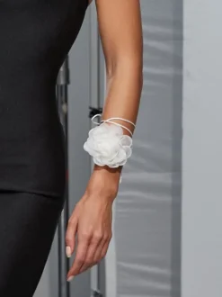 Necklaces*Mew Mews Fashion Rosie White Flower Mesh Choker