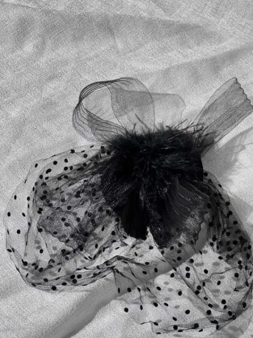 Masks*Mew Mews Fashion Vlad Feather Mesh Cocktail Hat In Black